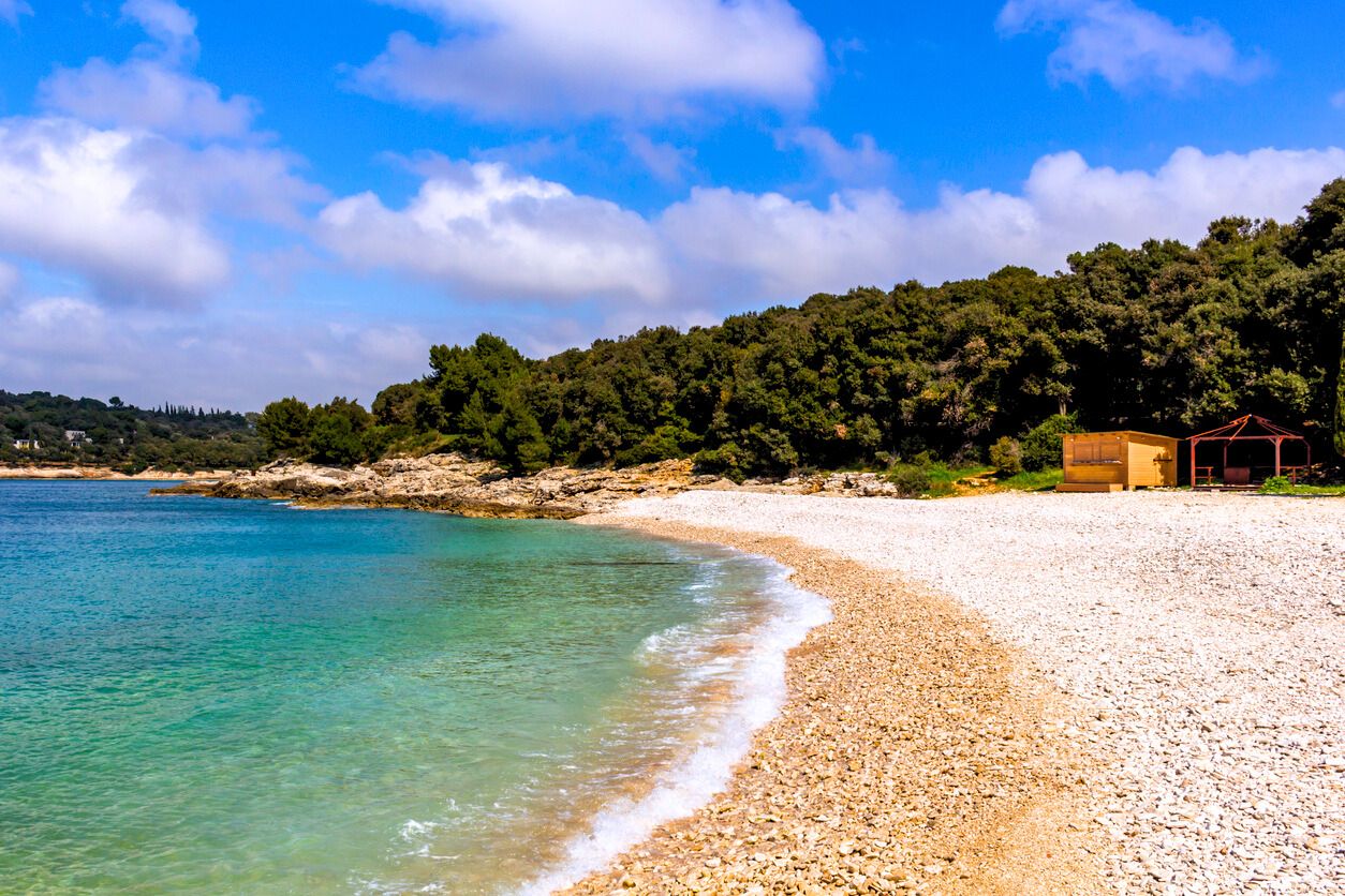 Playa Ambrela en Pula.