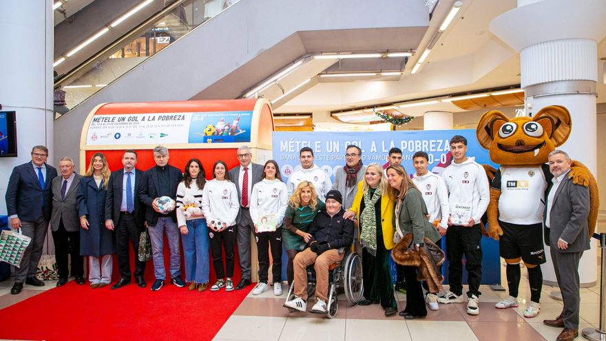 20.000 juguetes recogidos en la campaña benéfica “Métele un gol a la pobreza” realizada en Nuevo Centro