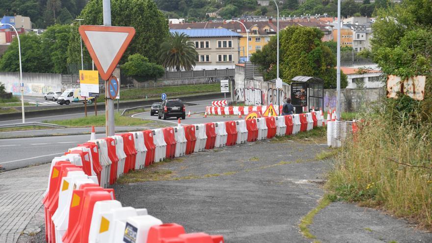 La pasarela de Pedralonga en A Coruña retoma las obras ocho meses después de comenzar