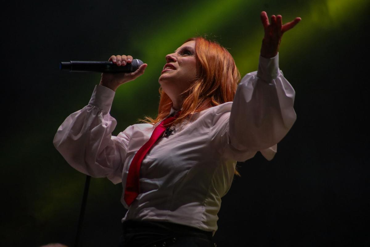 GALERÍA | Las imágenes más especiales del concierto de Leire Martínez en la Plaza Mayor de Zamora