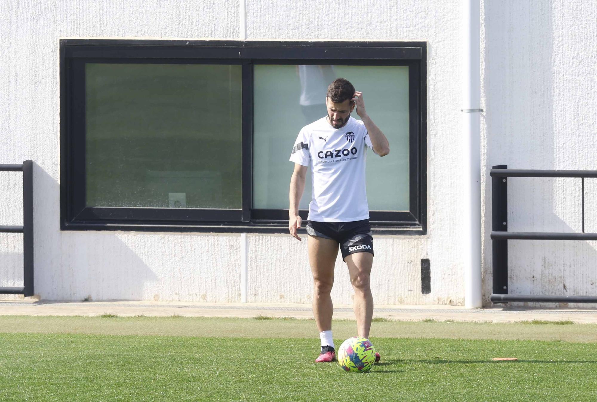 Entrenamiento abierto del  Valencia CF, previo al encuentro en Almería