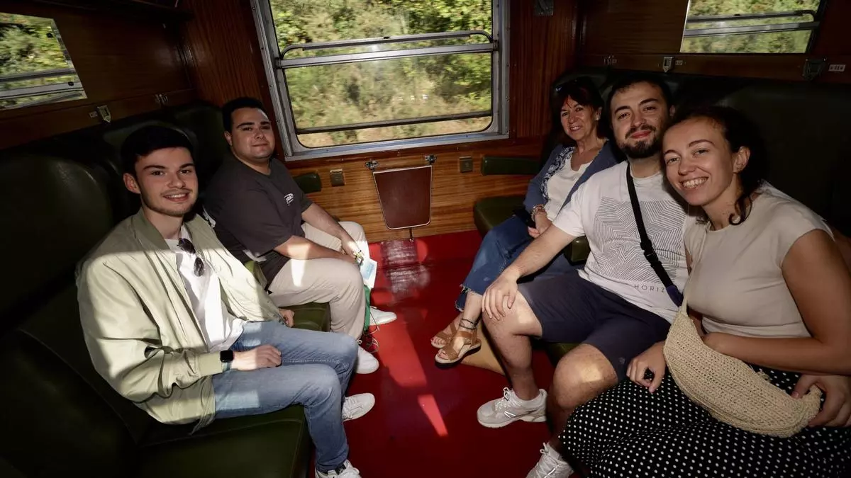Un viaje al pasado por la Rampa: Pajares celebra 140 años de ferrocarril