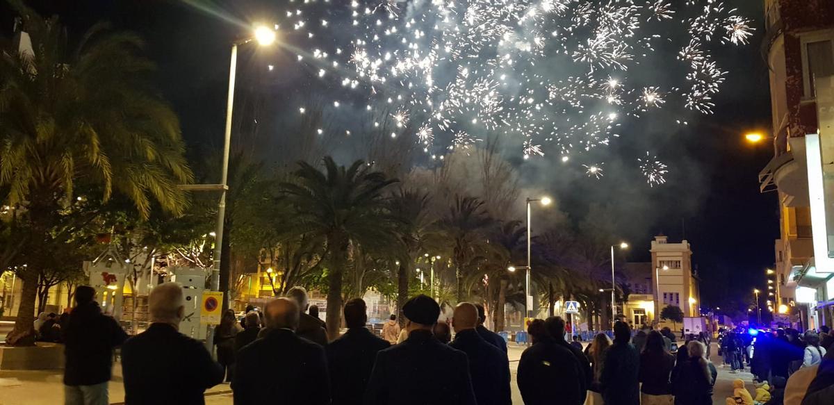 Imagen del castillo que puso fin a la Semana Santa saguntina.