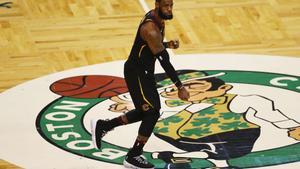 BOSTON, MA - MAY 27: LeBron James #23 of the Cleveland Cavaliers reacts in the second half against the Boston Celtics during Game Seven of the 2018 NBA Eastern Conference Finals at TD Garden on May 27, 2018 in Boston, Massachusetts. NOTE TO USER: User expressly acknowledges and agrees that, by downloading and or using this photograph, User is consenting to the terms and conditions of the Getty Images License Agreement.   Adam Glanzman/Getty Images/AFP