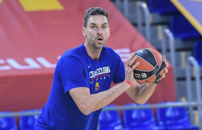 Pau Gasol hizo su primer entrenamiento como nuevo jugador del FC Barcelona en el  pabellón de la Ciutat Esportiva Joan Gamper.