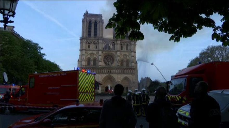 La Fiscalía de París apunta a que el fuego de Notre Dame fue involuntario