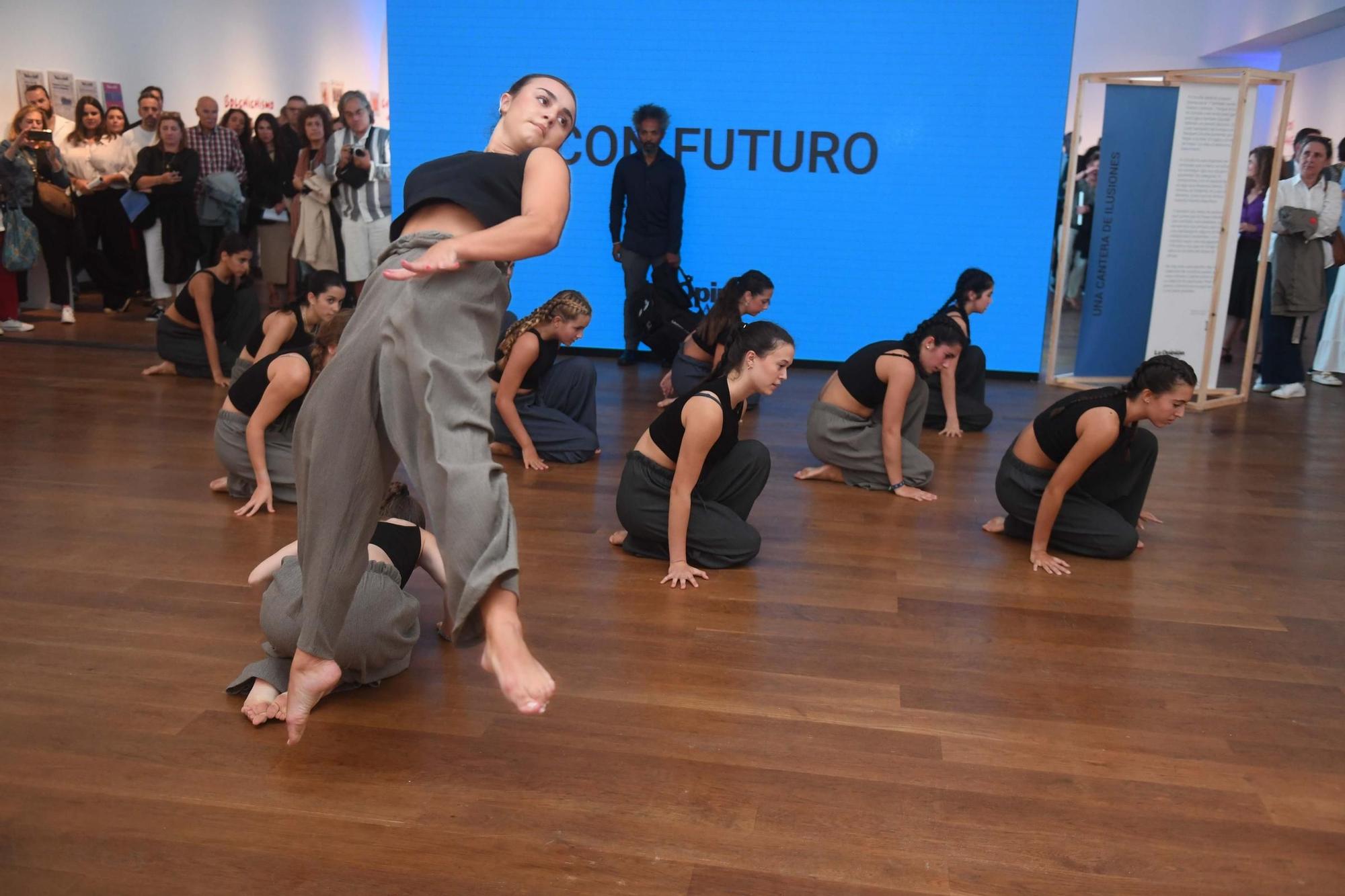 Alumnos del Conservatorio de Danza de A Coruña, en el evento de Prensa Ibérica y LA OPINIÓN