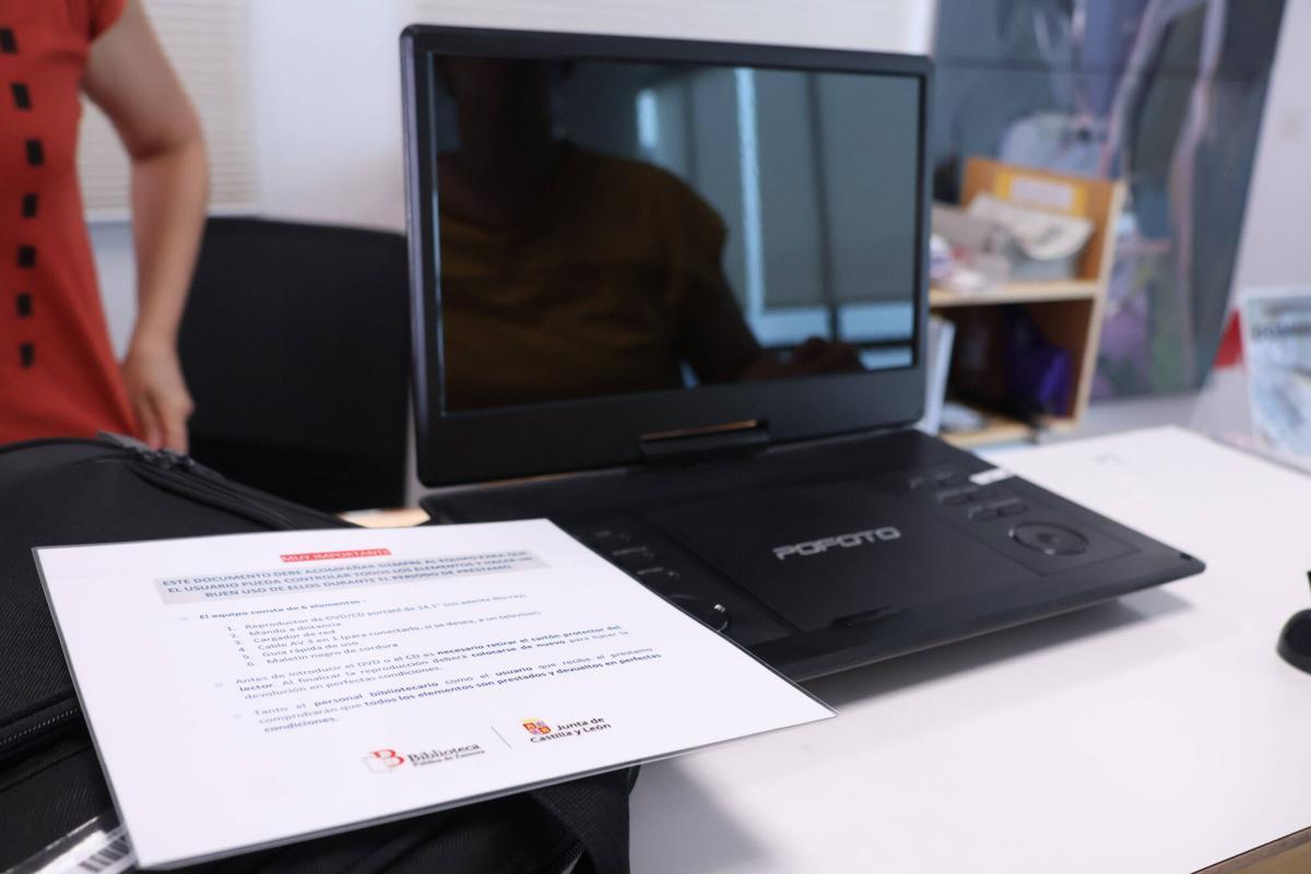Prestamo de reproductores dvd en la biblioteca publica