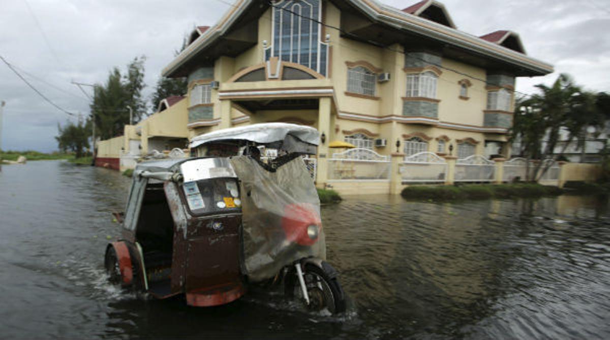 Els carrers de Tacloban, a les Filipines, després del tifó ’Haiyan’.