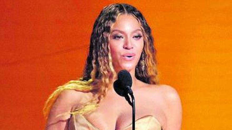 Beyoncé, durante la entrega de premios en Los Ángeles. |  // REUTERS
