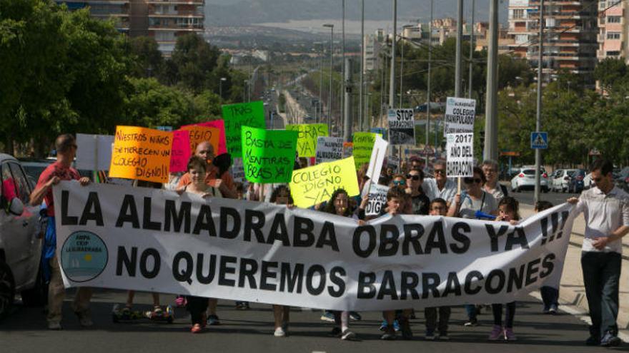 Protesta del colegio La Almadraba