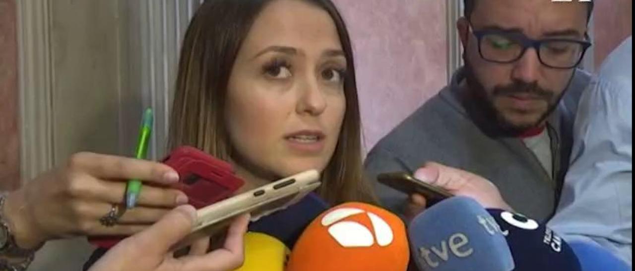 Teresa Berástegui: "Se ha abierto expediente a los concejales de Santa Cruz de Tenerife por no acatar la orden"