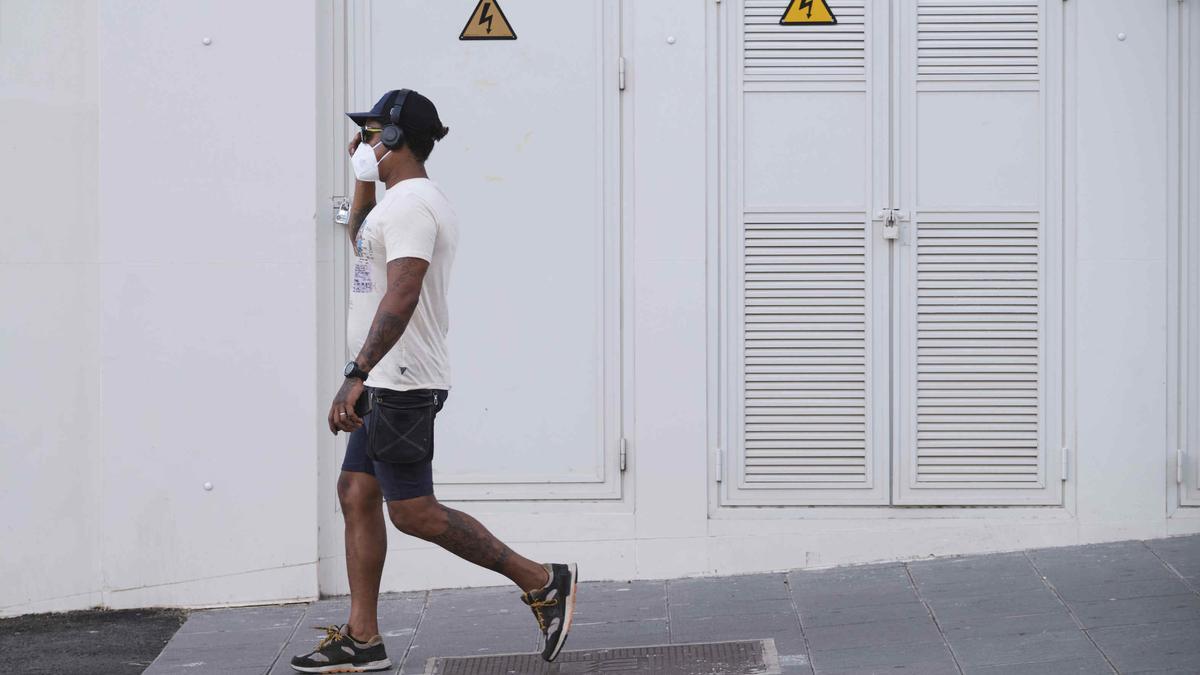 Canarias vuelve a superar el centenar de nuevos casos de Covid en una jornada