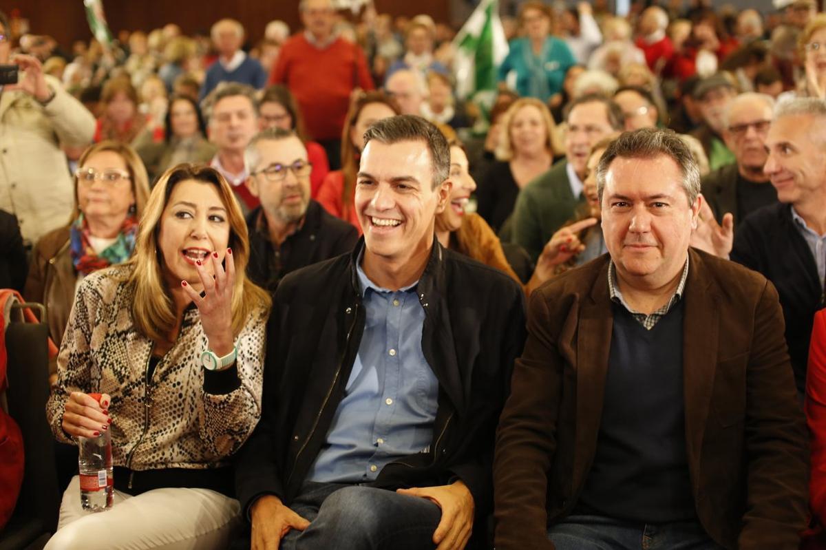 SEVILLA. 16 de FEBRERO DEL 2019. Presentación de la candidatura del socialista Juan Espadas a la reelección como alcalde de Sevilla. En la foto, con Susana DÃaz y Pedro Sánchez. FOTO DE EUROPA PRESS SEVILLA. 16 de FEBRERO DEL 2019. Presentación de la candidatura del socialista Juan Espadas a la reelección como alcalde de Sevilla. En la foto, con Susana DÃaz y Pedro Sánchez. FOTO DE EUROPA PRESS