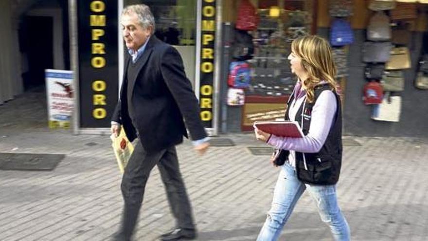 „Haben Sie kurz Zeit?&quot; Die Mitarbeiter wohltätiger Organisationen gehören in Palma zum Straßenbild