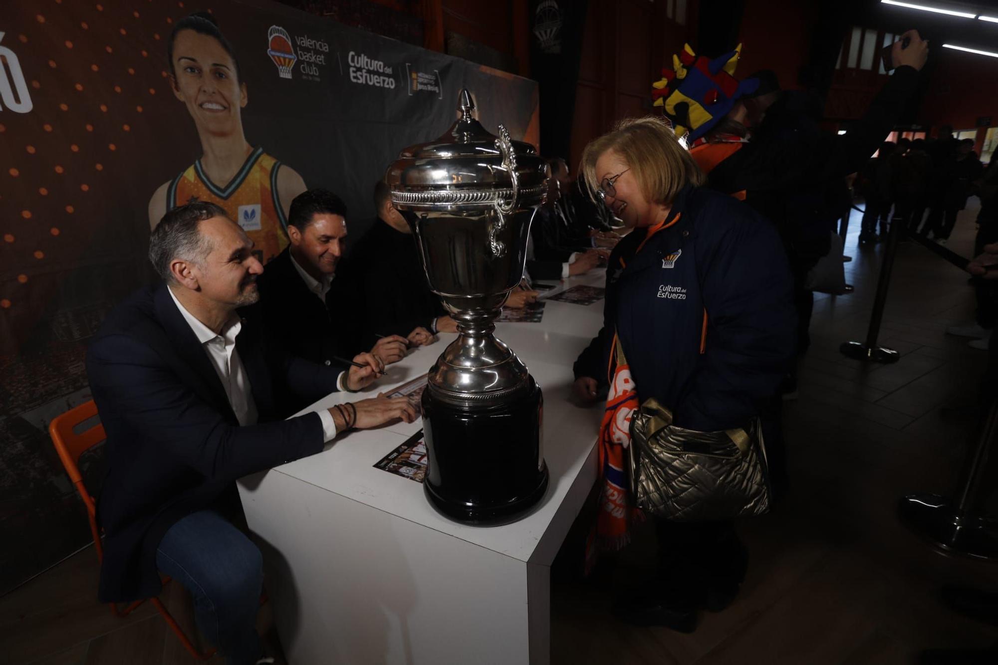 Así ha sido el homenaje a los campeones de la Copa del Rey de 1998