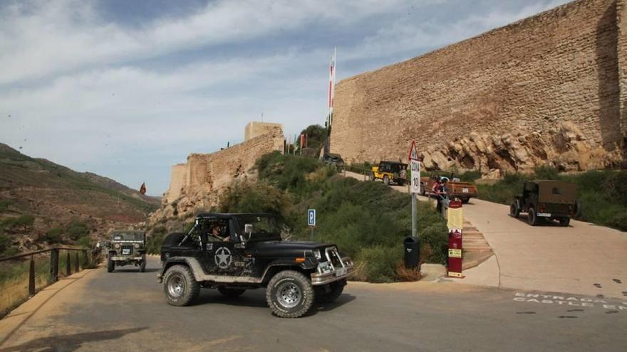 Más de treinta coches Jeep Willys toman Lorca