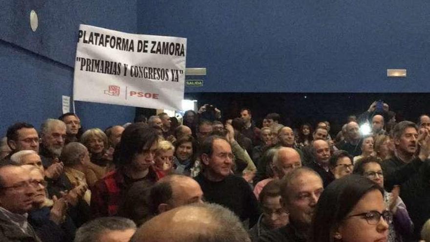 Integrantes de la Plataforma de Zamora en el acto de Elorza.