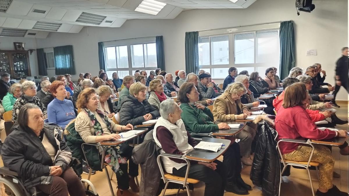 Participantes nunha sesión formativa da quinta edición en Baio