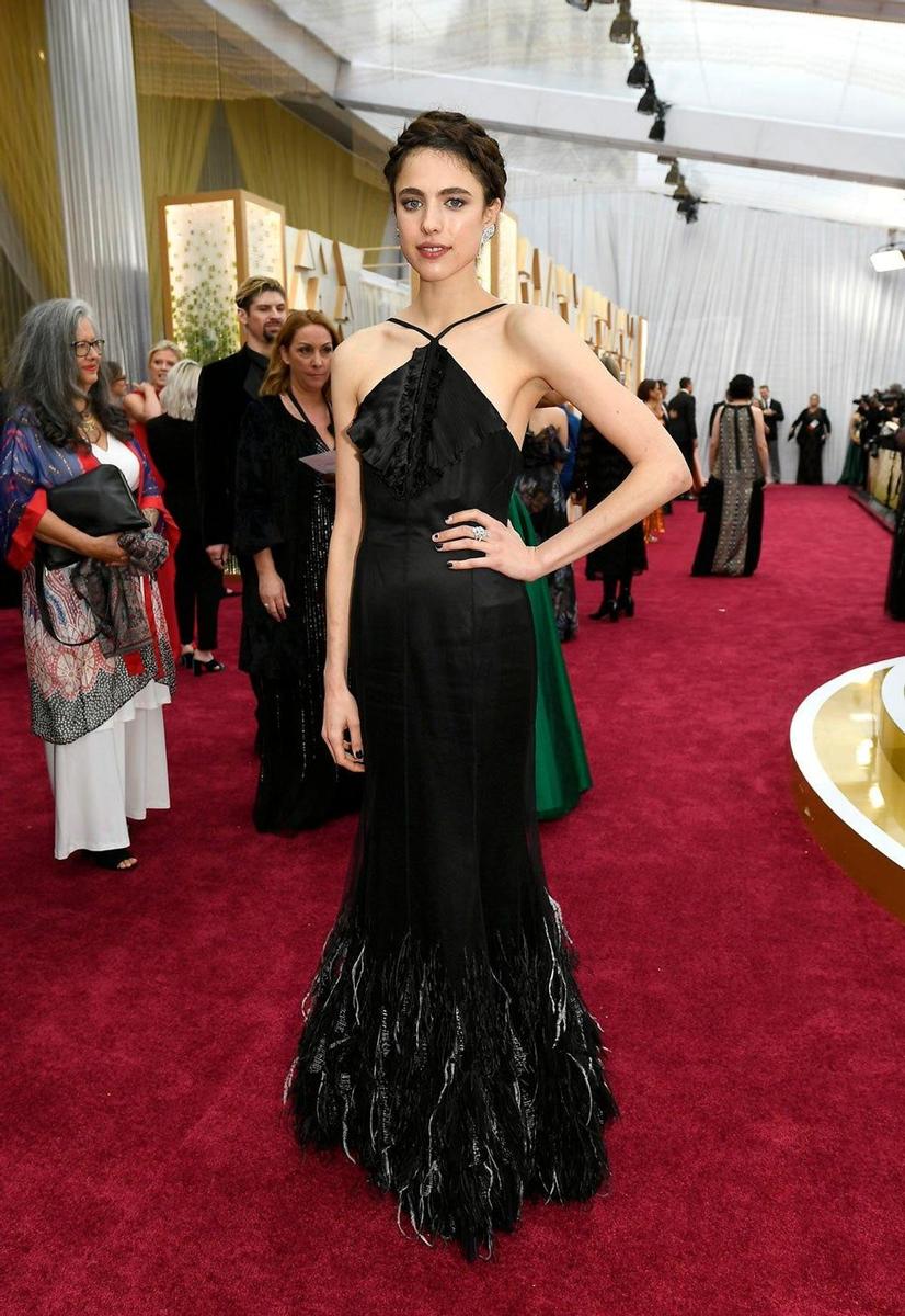 Margaret Qualley de Chanel en la gala de los Oscar 2020