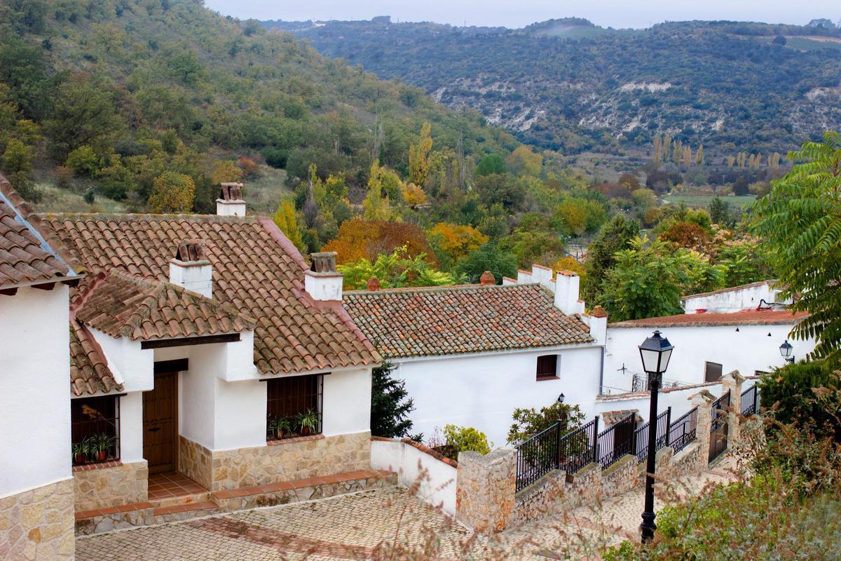 Casas y paisaje de Olmeda de las Fuentes.