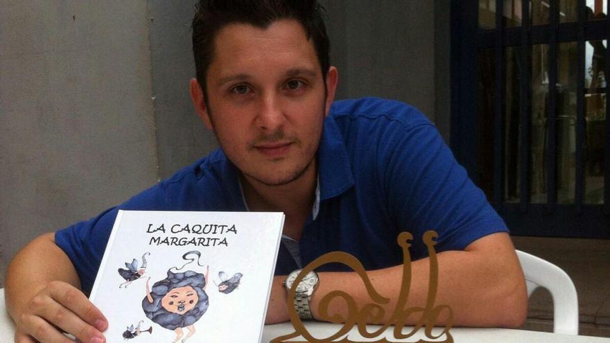 El joven escritor Miguel Alayrach presenta su nueva obra &quot;La caquita Margarita&quot;