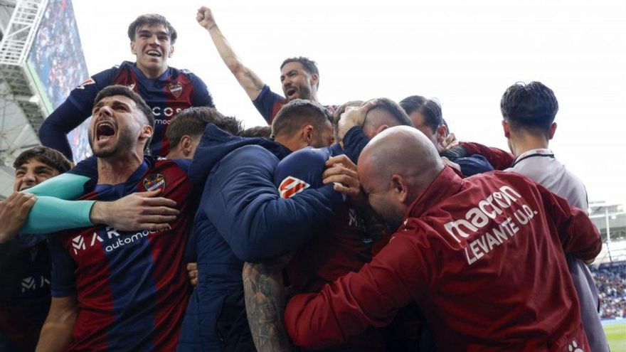 Resumen, goles y highlights del Levante 3-2 Castellón de la jornada 32 de LaLiga Hypermotion