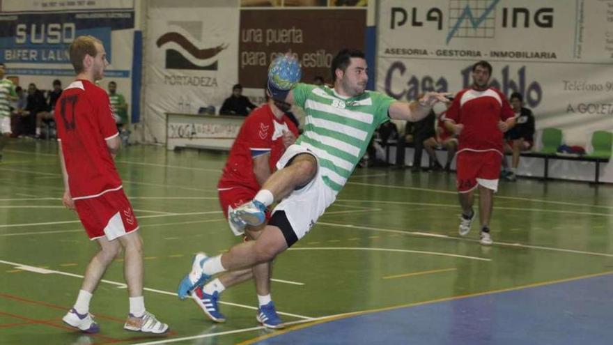 Adrián Losón es una de las tres bajas de esta temporada en el conjunto verdiblanco. // Bernabé/Gutier