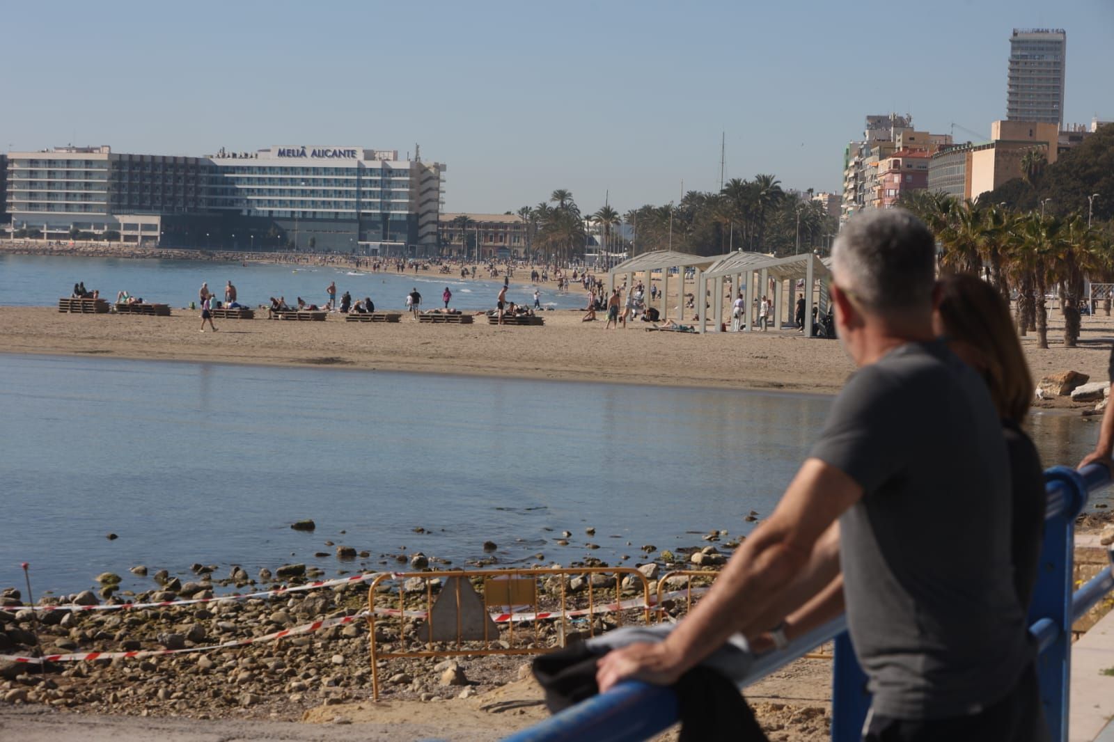 Febrero en Alicante: las imágenes del Postiguet que parecen de verano