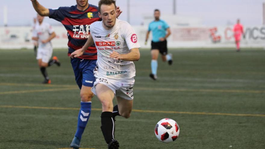 Una acción de encuentro copero de ida en Santa Eulària entre la Peña y el Llagostera.