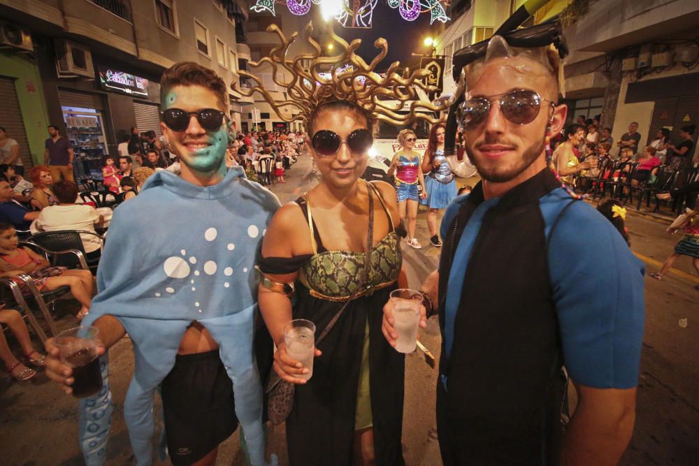 El desfile de disfraces más divertido de las fiestas de Orihuela