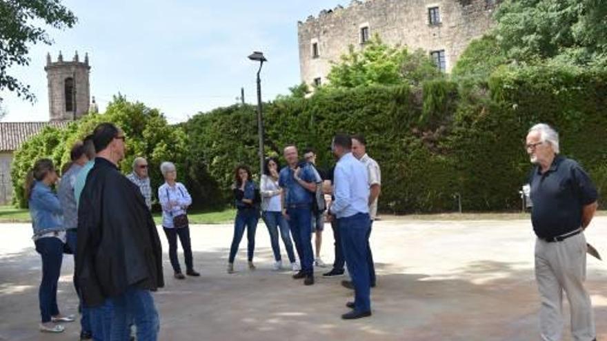 Un centenar de visitants descobreixen el castell de la Torre de Claramunt