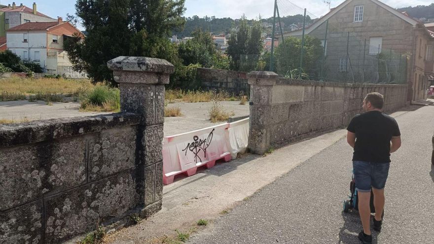 El solar del antiguo colegio Igrexa de Chapela se usará como aparcamiento provisional