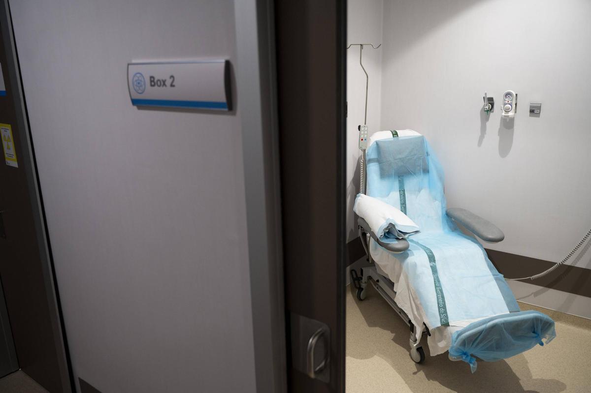 Fotogalería | María Guardiola visita el Hospital Universitario de Cáceres