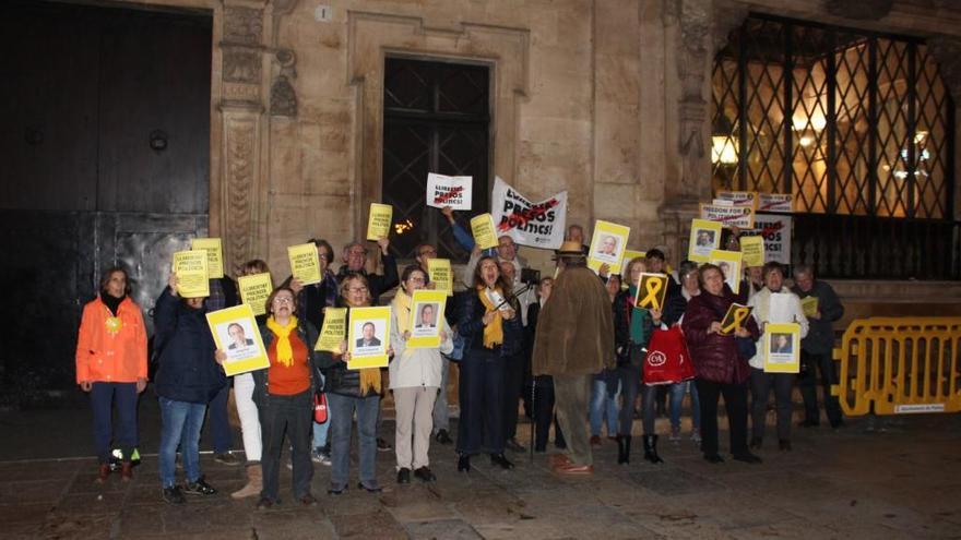 Asistentes a la concentración celebrada en Cort