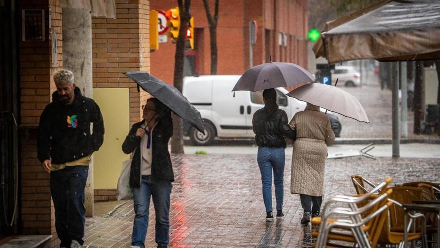 España encara un fin de semana de tormentas, granizo y ambiente frío tras la entrada de una borrasca