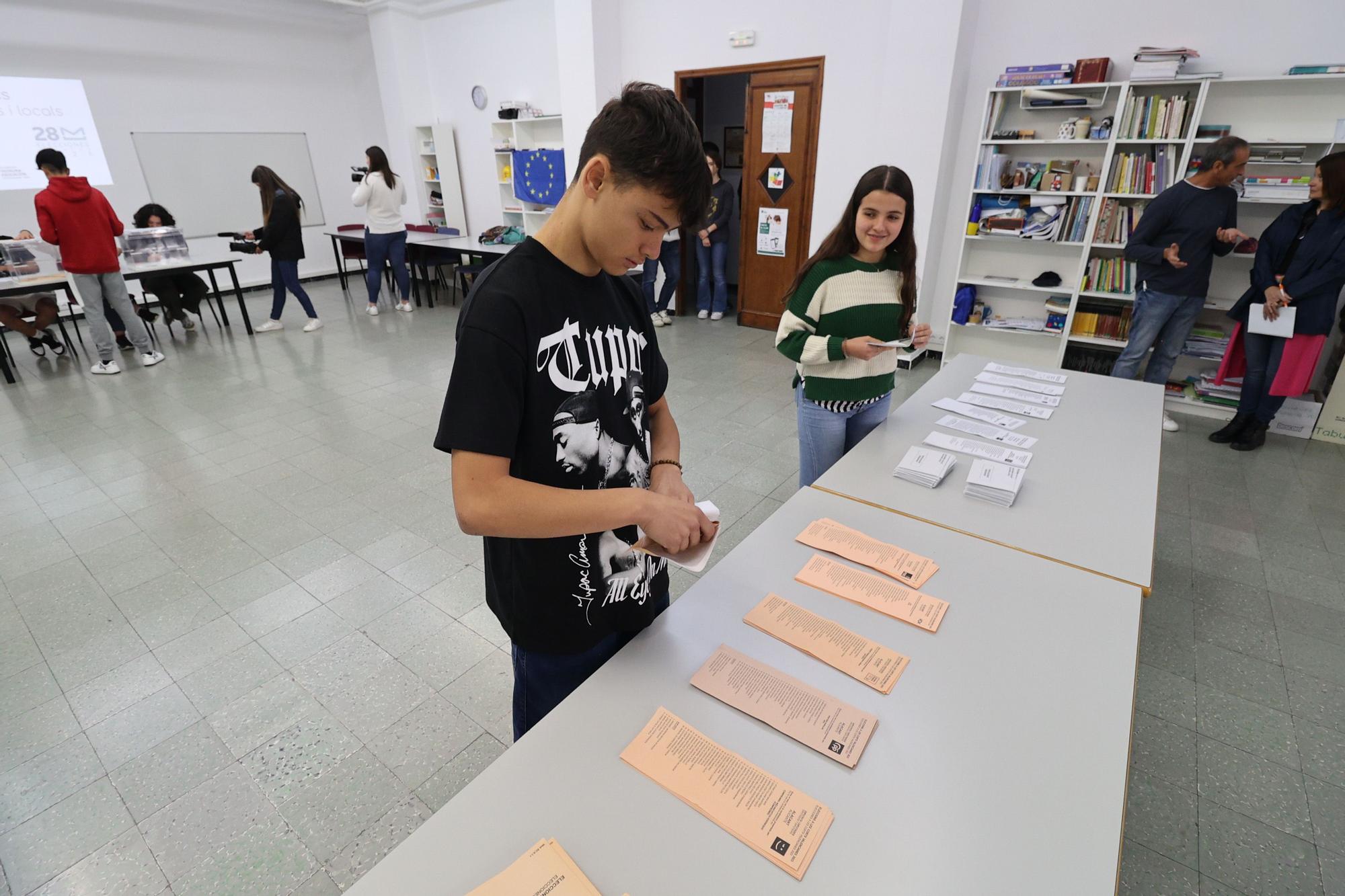 Ensayo electoral en el aula en Alcoy