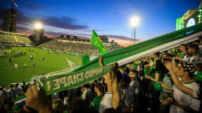 Chapecó homenajeó a los suyos con el corazón roto