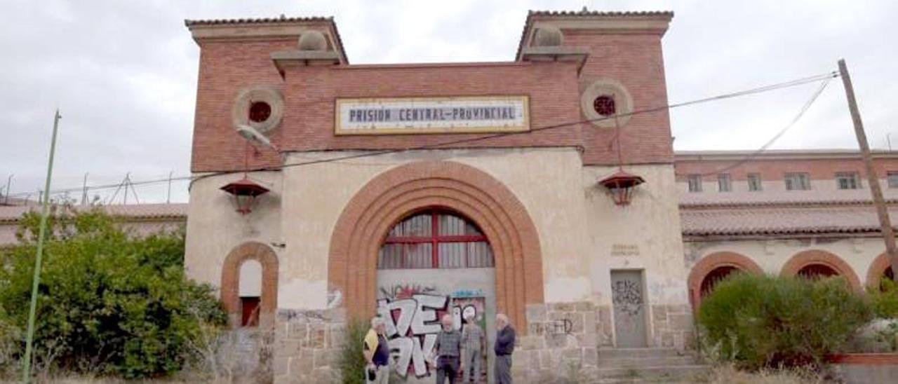 Exsacerdotes presos en Zamora visitaron el penal abandonado para la película.