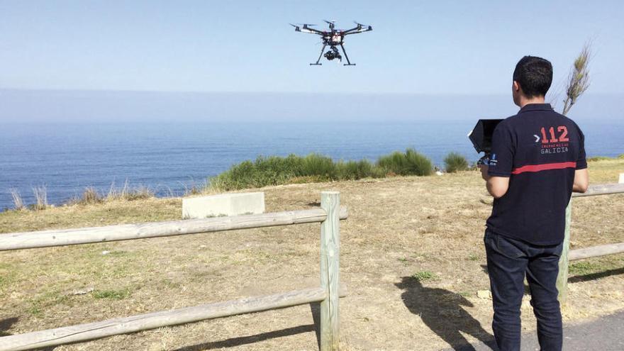 Los drones se suman al rastreo en busca del marinero de A Guarda