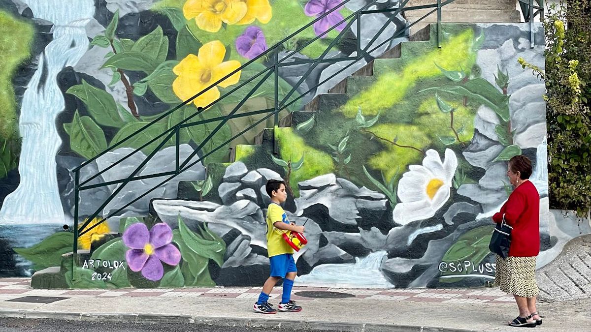 Naturaleza pintada en un mural que embellece el entorno urbano