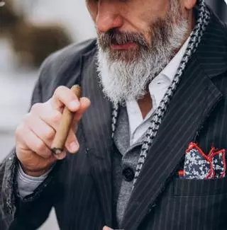 El metge Salvador Macip avisa: el tabaquisme castiga la salut i l’edat dispara el risc de càncer