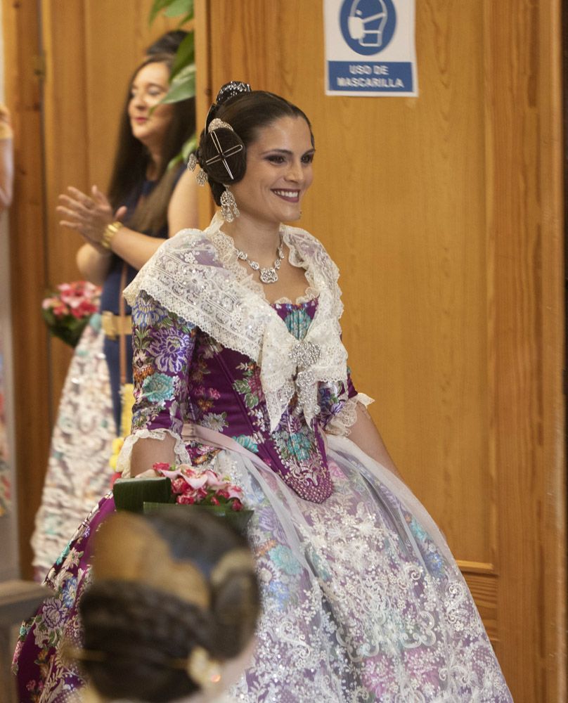 Claudia y Maite son proclamadas las nuevas Falleras Mayores de Sagunt.