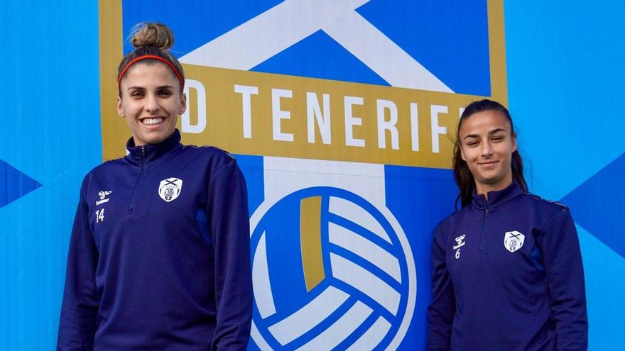 Natalia Ramos (i) y Paola Hernández, en el Municipal de Adeje.
