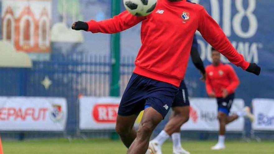 Yoel Bárcenas, en un entrenamiento con la selección de Panamá.