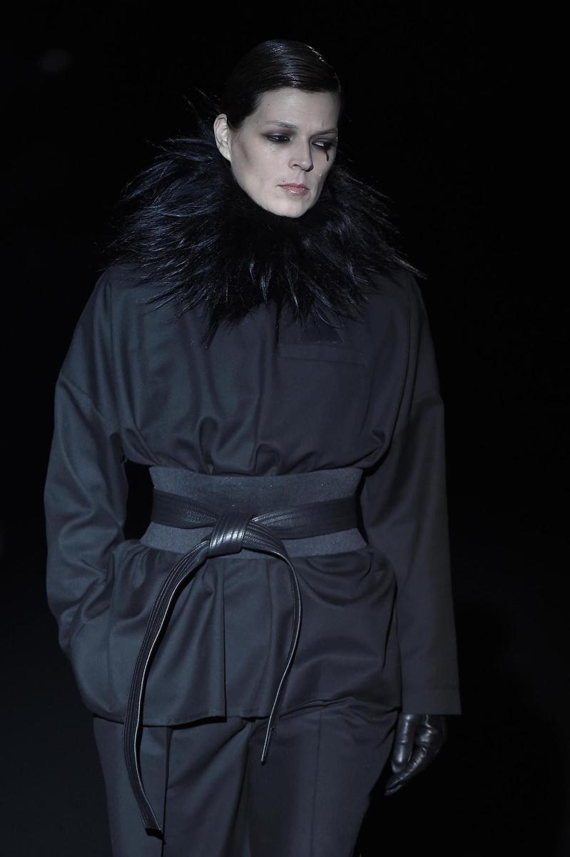 Bimba Bosé con plumas para Davidelfín otoño/invierno 2015/2016