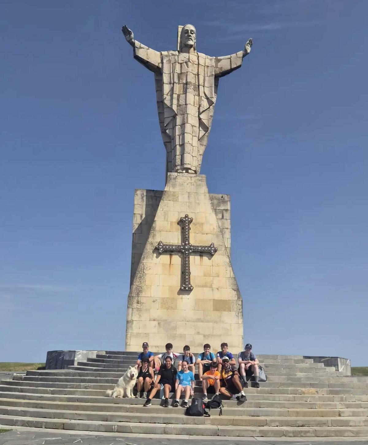 El grupo que hizo la cmainata por el Monte Naranco.