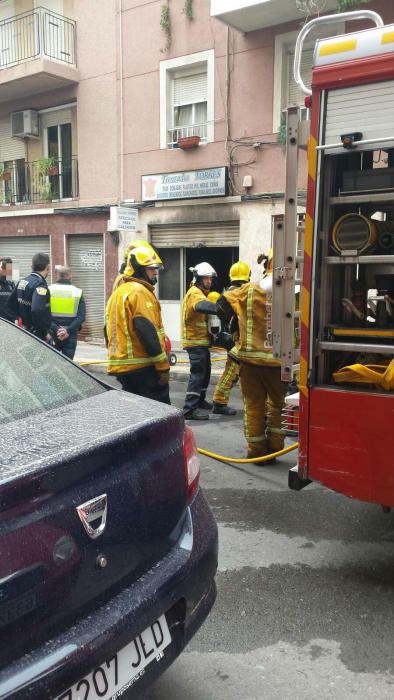 Incendio en un local de calzado en Elche