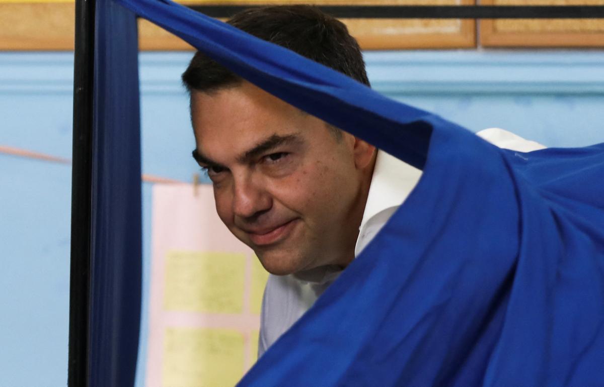 Alexis Tsipras vota en las elecciones de Grecia