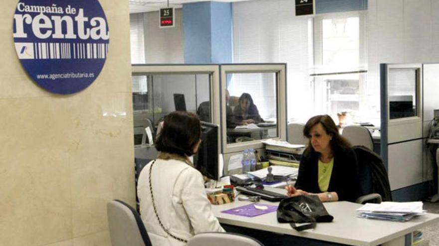 Imagen de archivo de las oficinas de la Agencia Tributaria durante la Campaña de la Renta.